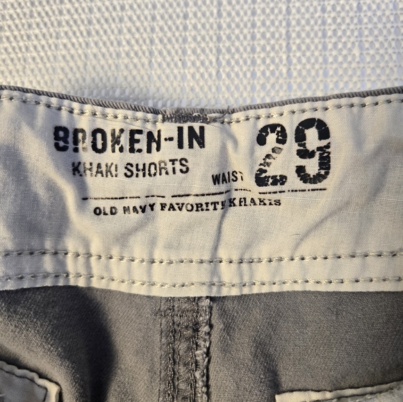 Old Navy Men Shorts Size 29 Green Chino Classic Flat Front Broken-In Khaki - Picture 3 of 7